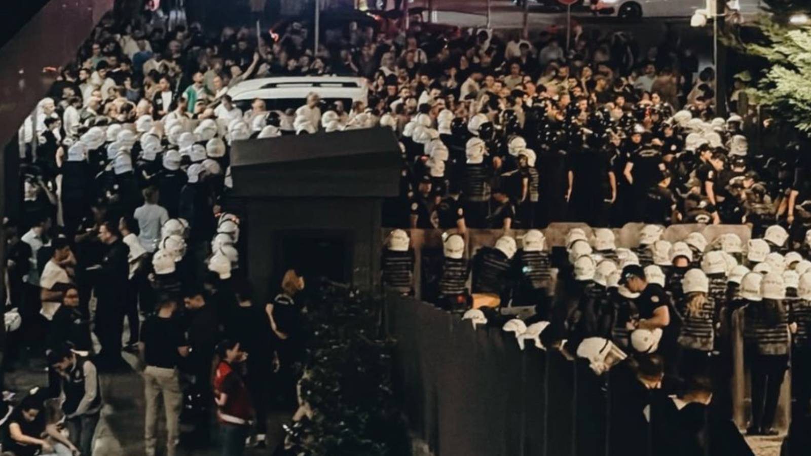 ali mahir basarir turkiye bu geceyi hic unutmayacak akp 12 eylulden daha kara bir tablo olusturma gayretinde 94OMzlJw