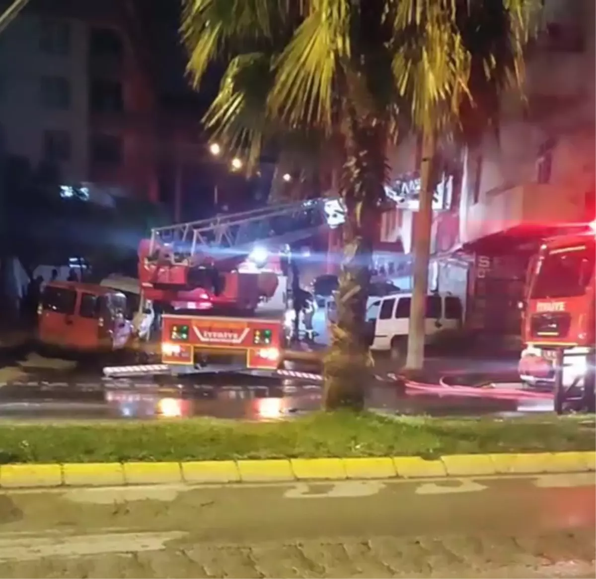 cayirovada oto tamirhanesinde yangin rtgQzq16