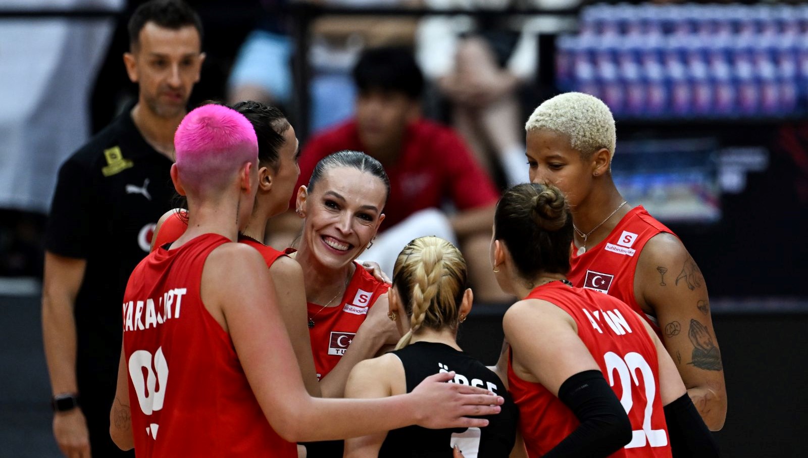 filenin sultanlarindan mac sonu duygusal anlar finalde tum turkiye bir olalim TvgEnJsh