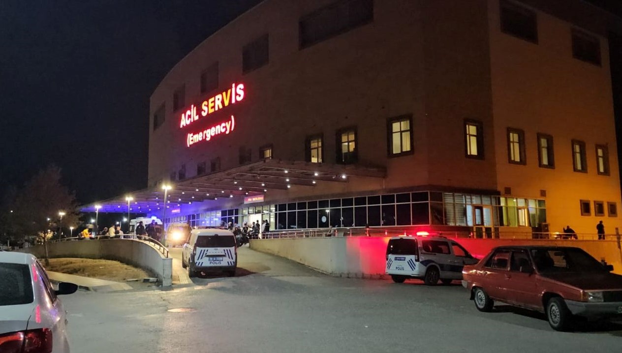 otomobil sarampole devrildi bir olu bir yarali sj7lGJb6