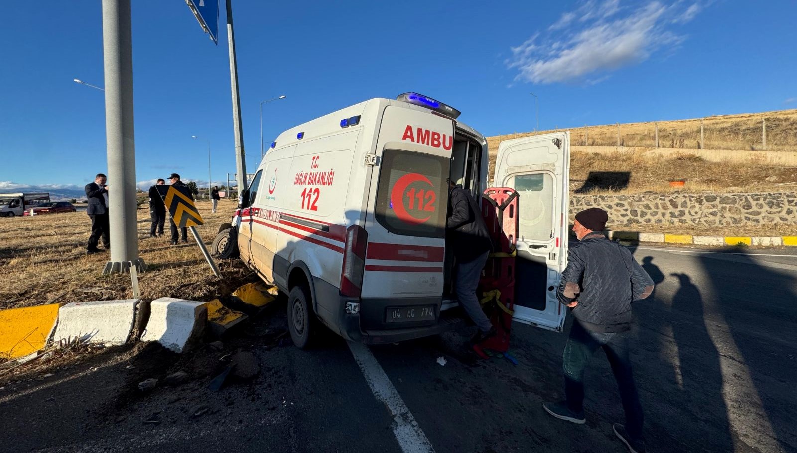 agrida ambulanskazaya karisti 2si agir 7 yarali 2lbFc1uQ.jpg