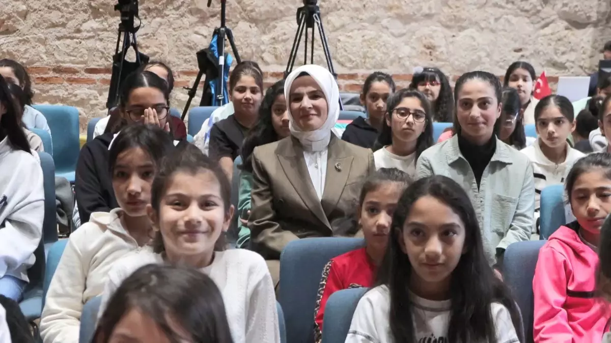 dunya kiz cocuklari gununde egitim vurgusu fQFNOkIn