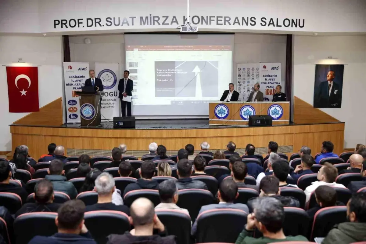 eskisehirde afet risklerinin azaltilmasi paneli gerceklestirildi gWmWK66A.jpg