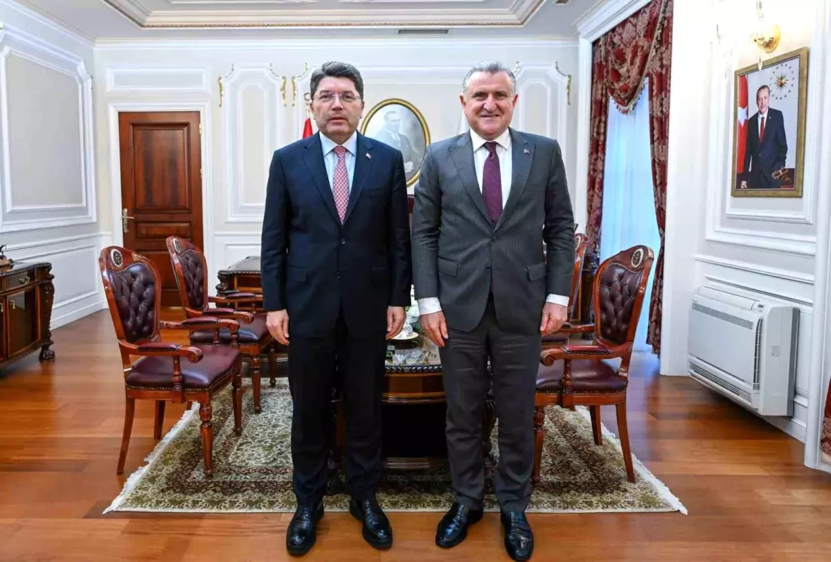 genclik ve spor bakani osman askin baktan adalet bakani yilmaz tunca ziyaret d771aYQg.jpg