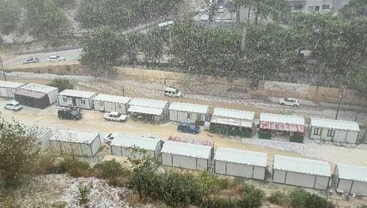 hatayda dolu yagisi PsVKSPz6.jpg