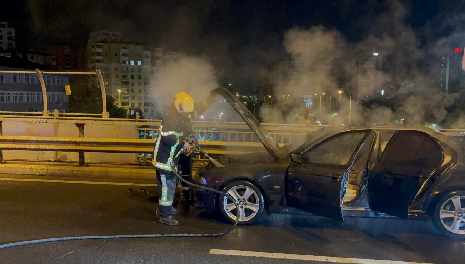 seyir halindeki otomobilde yangin pl5mvZf7