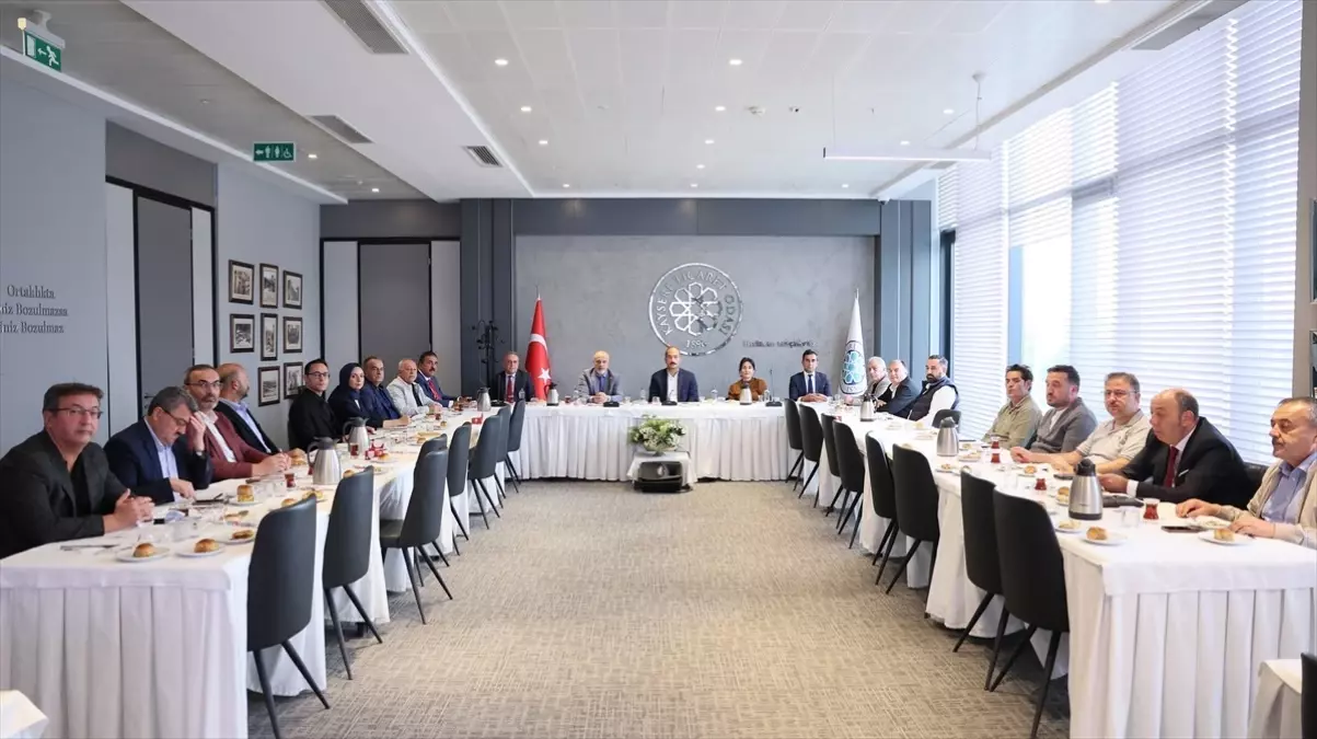 sgk ve ktodan is dunyasina bilgilendirme toplantisi N728XXDH