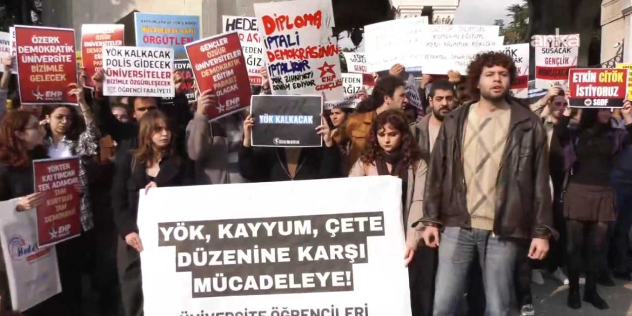 ogrencilerden beyazit meydaninda yok protestosu universitelerimiz kole yetistiren atolyelere donusmustur VnSt2KQq.jpg