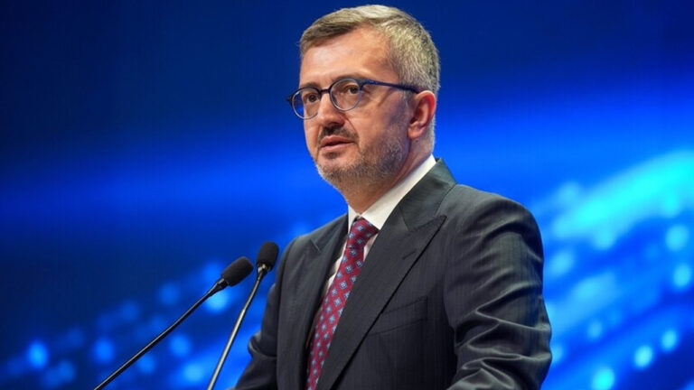 iletisim-baskani-burhanettin-duran-siber-dunyada-anarsi-ortamina-goz-yumamayiz-JdElbmiL