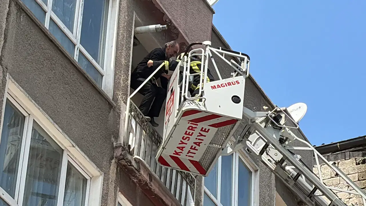 Kayseri’de 5 Katlı Binada Yangın: 1 Bebek ile 5 Kişi Kurtarıldı