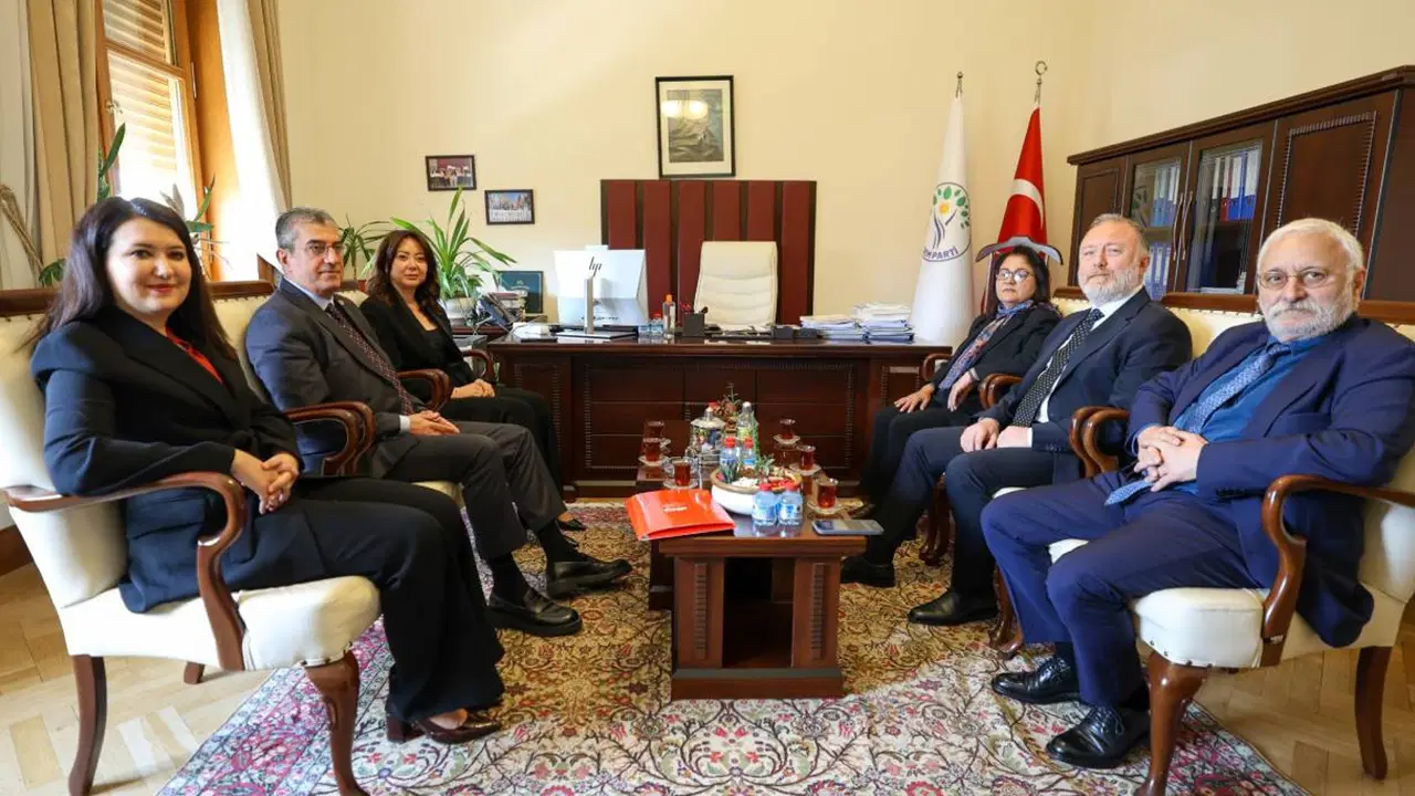 chpden-dem-partiye-ara-secim-ziyareti-numan-kurtulmusa-cagri-baskin-secim-sorusuna-yanit-mPMFpcfq