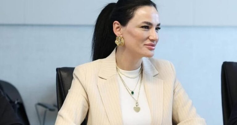 vekilin-oglunu-yazan-gazeteci-tutuklandi-e2uABTIh